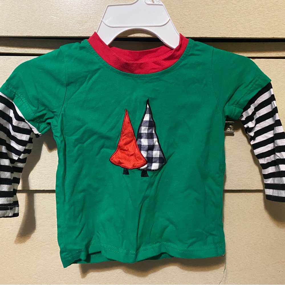 🎄Kids Long Sleeve Holiday Tee with Striped Sleeves🎄